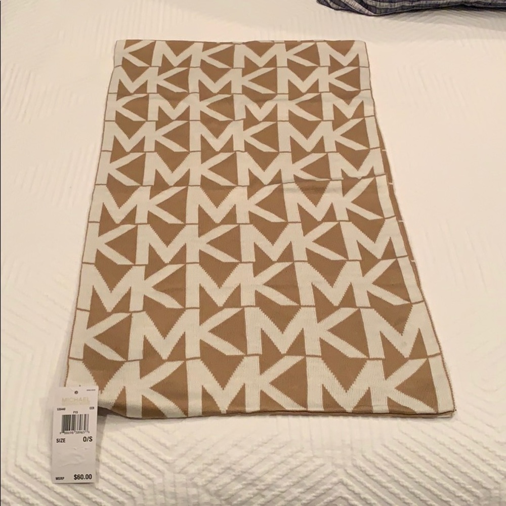 Michael Kors reversible infinity scarf
